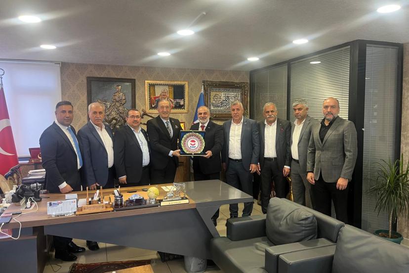 Anadolu Birliği Partisi’ne İş Dünyasından Dikkat Çeken Ziyaret