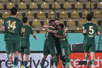 Esenler Erokspor evinde galip!