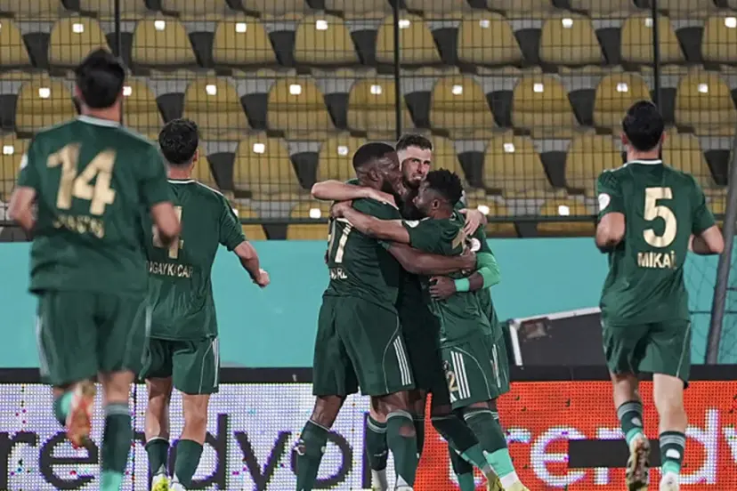 Esenler Erokspor evinde galip!