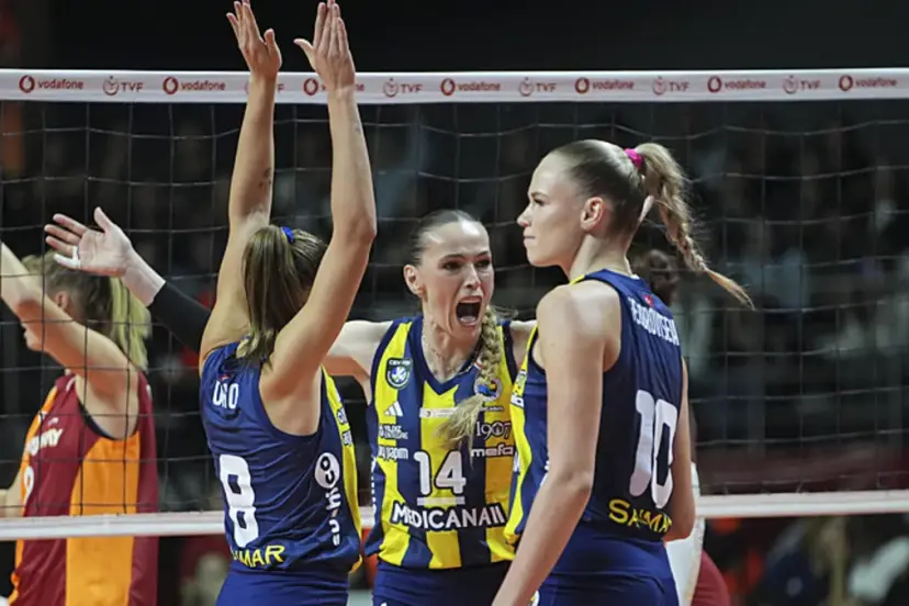 Fenerbahçe derbide Galatasaray'ı mağlup etti