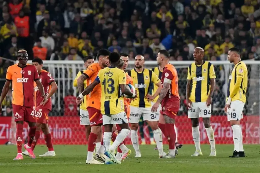 Fenerbahçe, zirveyi belirleyecek derbide Galatasaray'ı ağırlayacak