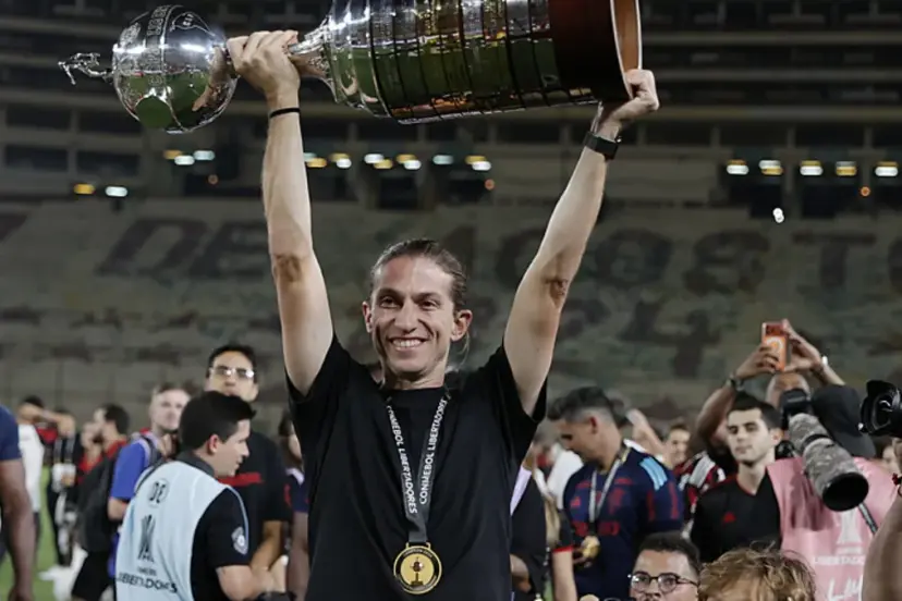 Filipe Luis, teknik direktörlük kariyerinde 5. kupasını kazandı