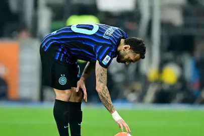 Hakan Çalhanoğlu derbide kabusu yaşadı! Milan, Inter'i tek golle geçti...