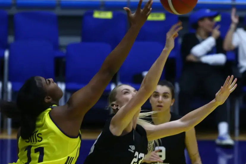 Kadınlar Basketbol Süper Ligi'nde derbi zamanı