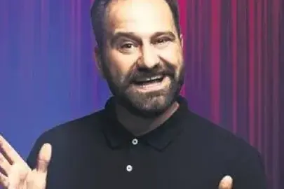 Küfür, aşağılama ve şiddetle komik olmaya çalışan bir dönemin anatomisi