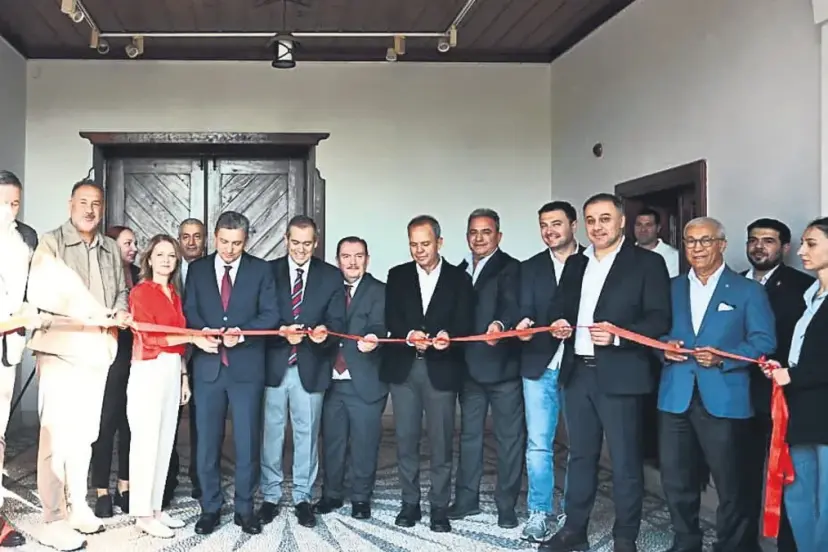 Minyatür müze mikroskopla gezilecek