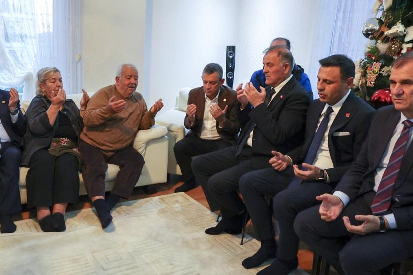 Özgür Özel'den Şehit Yarbay Korkmaz'ın ailesine ziyaret