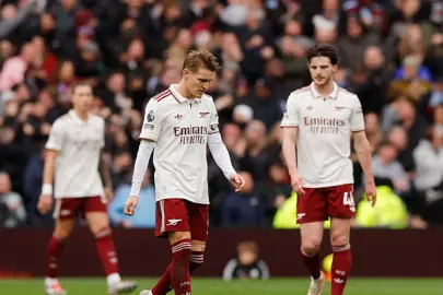 Arsenal, Aston Villa deplasmanında son dakikalarda yıkıldı