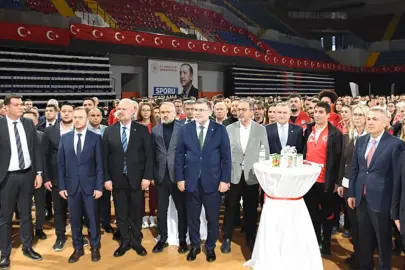 Bakan Bak: İzmir'den yeni şampiyonlar istiyoruz