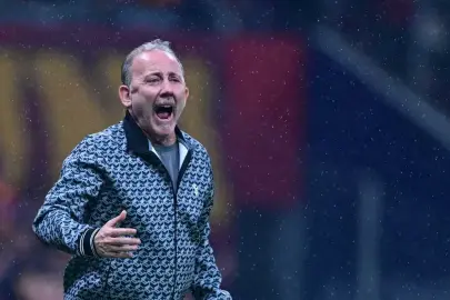 Beşiktaş açıkladı! Mert Günok ve Necip Uysal kararı