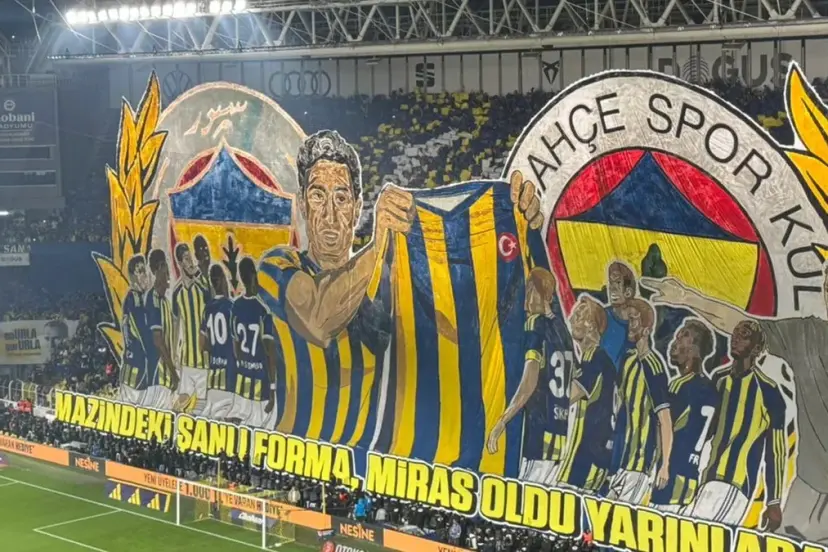 Fenerbahçeli taraftarlardan derbiye özel koreografi