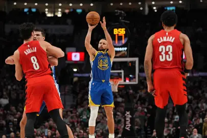 NBA'de Blazers, Stephen Curry'nin 48 sayısına rağmen Warriors'ı yendi