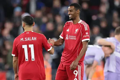 Premier Lig'de Liverpool ve Chelsea, ikişer golle galibiyete uzandı