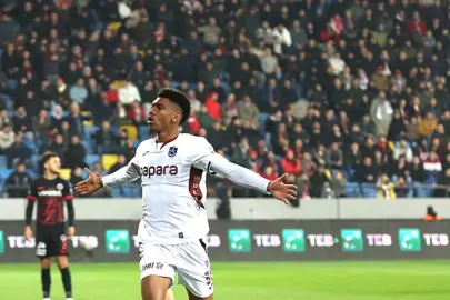 Trabzonspor'un gollerinde Onuachu, Augusto ve Muçi imzası