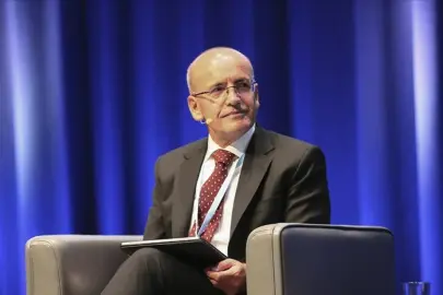 Türkiye'nin demir yolu altyapsıına 350 milyon avroluk dış finansman! Bakan Şimşek'ten açıklama geldi