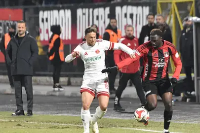 Van Spor FK evinde Ümraniyespor'a 1-0 mağlup oldu