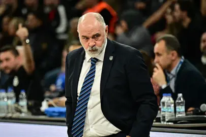 Anadolu Efes koçu Pablo Laso: Saçma top kayıpları yaptık