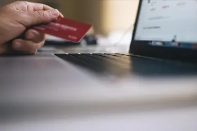 Banka ve kredi kartı harcamaları arttı