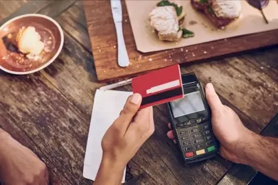 Kuver, servis ve masa ücreti yasaklandı! Bakanlık restoranlar için harekete geçti