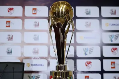 Son dakika haberi: Galatasaray-Fenerbahçe Süper Kupa finalinin saati değişti!