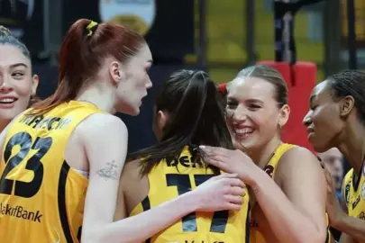 VakıfBank, Zeren Spor karşısında 3-1’le galip!