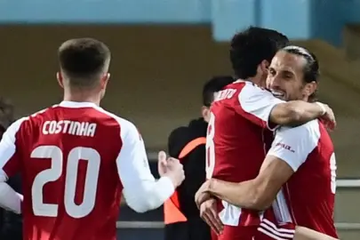 Yusuf Yazıcı attı, Olympiakos kupada şampiyon!