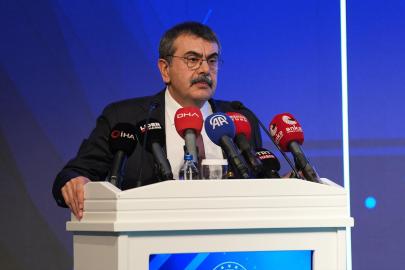 Bakan Tekin: Dijital dünyada değerlerimizi güçlendirmeliyiz