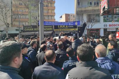 Batman Valiliği ve Batman Belediyesi'nden afiş gerginliğiyle ilgili açıklama