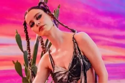 Beren Saat albüm çıkaracak mı? Beren Saat şarkıcı mı oldu, ikinci şarkısı ne zaman çıkacak?