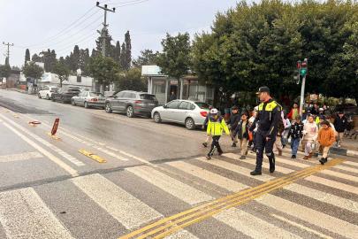 Bodrum'da öğrencilere jandarmadan uygulamalı trafik eğitimi
