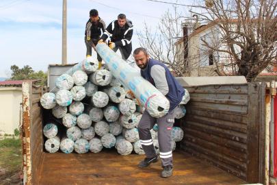 Büyükşehir’den hortum ve yağıştan zarar gören çiftçiye sera naylonu desteği