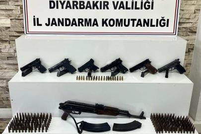 Diyarbakır'da çok sayıda silah ve mühimmat ele geçirildi