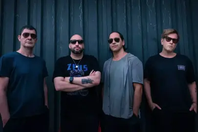 Duman'ın solisti Kaan Tangöze şafak operasyonuyla gözaltına alındı