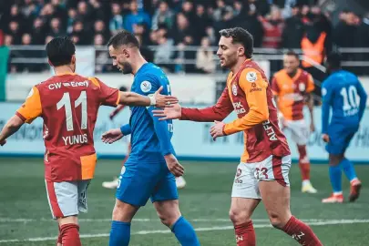 Galatasaray, Rize’de yıldızlarıyla güldü!