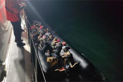 İzmir açıklarında 40 düzensiz göçmen yakalandı