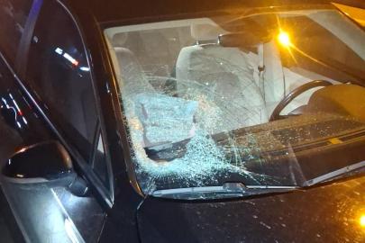 Kaza yaptığı yere dönmek isterken otomobil çarptı, ağır yaralandı