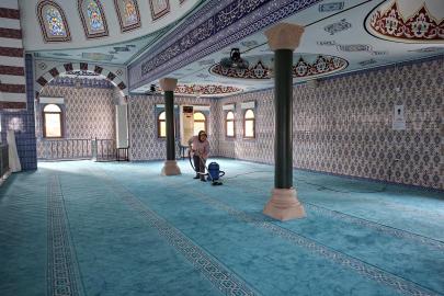 Ramazan öncesi camilerde temizlik