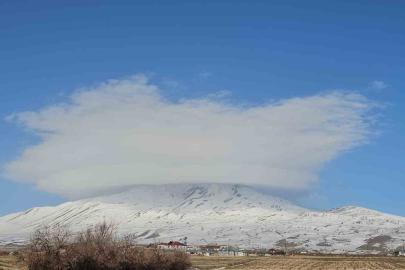 Süphan Dağı semalarında mercek bulutu oluştu
