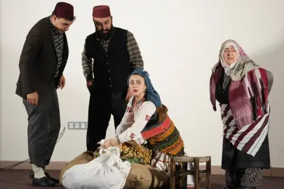 Trabzon şehir tiyatrosu ilçelerde sahne alıyor