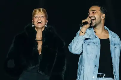 Ünlü şarkıcı Derya Uluğ, 40. yaşını aşk dolu kutladı