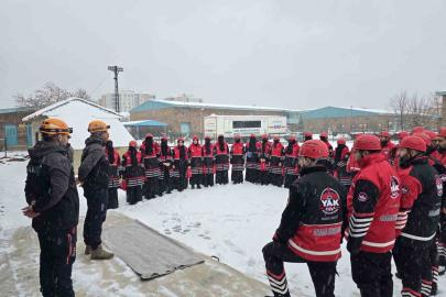 Van’da gönüllü ekip AFAD akreditasyonunu başarıyla aldı