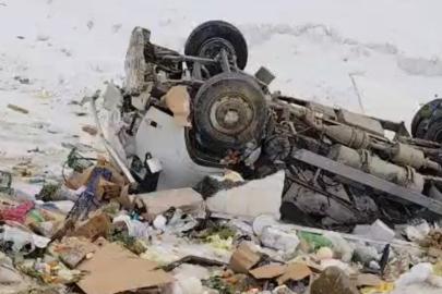 Yüksekova’da kamyonet şarampole yuvarlandı: 1 kişi yaralandı