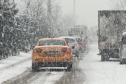 Yüksekova’da yoğun kar yağışı