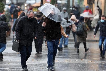 Yurdun batısı için kuvvetli yağış ve fırtına uyarısı