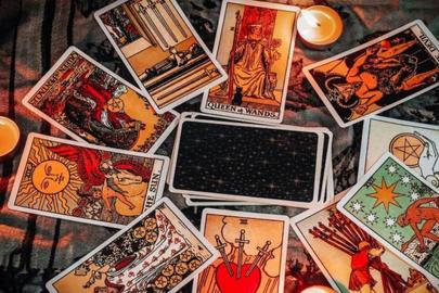 24 Mart günlük tarot falı: 24 Mart Salı günü seni neler bekliyor? Günlük tarot kart açılımı!