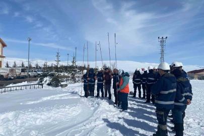 Aras Elektrik’ten zorlu doğa koşullarına karşı çığ eğitimi