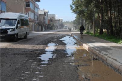 Aylardır bitmeyen kazı çalışmaları esnafı mağdur etti