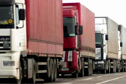 Azerbaycan ve İran, sınır ötesi yük taşımacılığına yeniden başladı