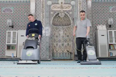 Bursa Osmangazi’de camilerde bayram temizliği