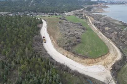 Çorum Çomar Barajı’nda yol genişletme çalışmaları sürüyor